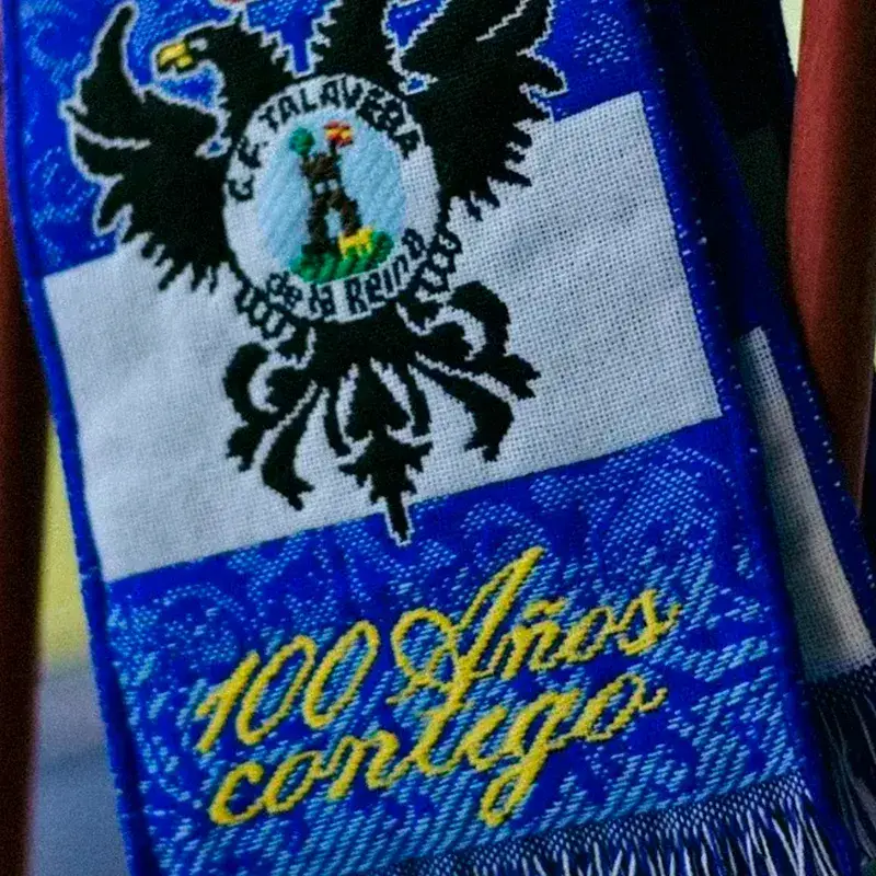 Bufanda HD personalizada con escudo en detalle